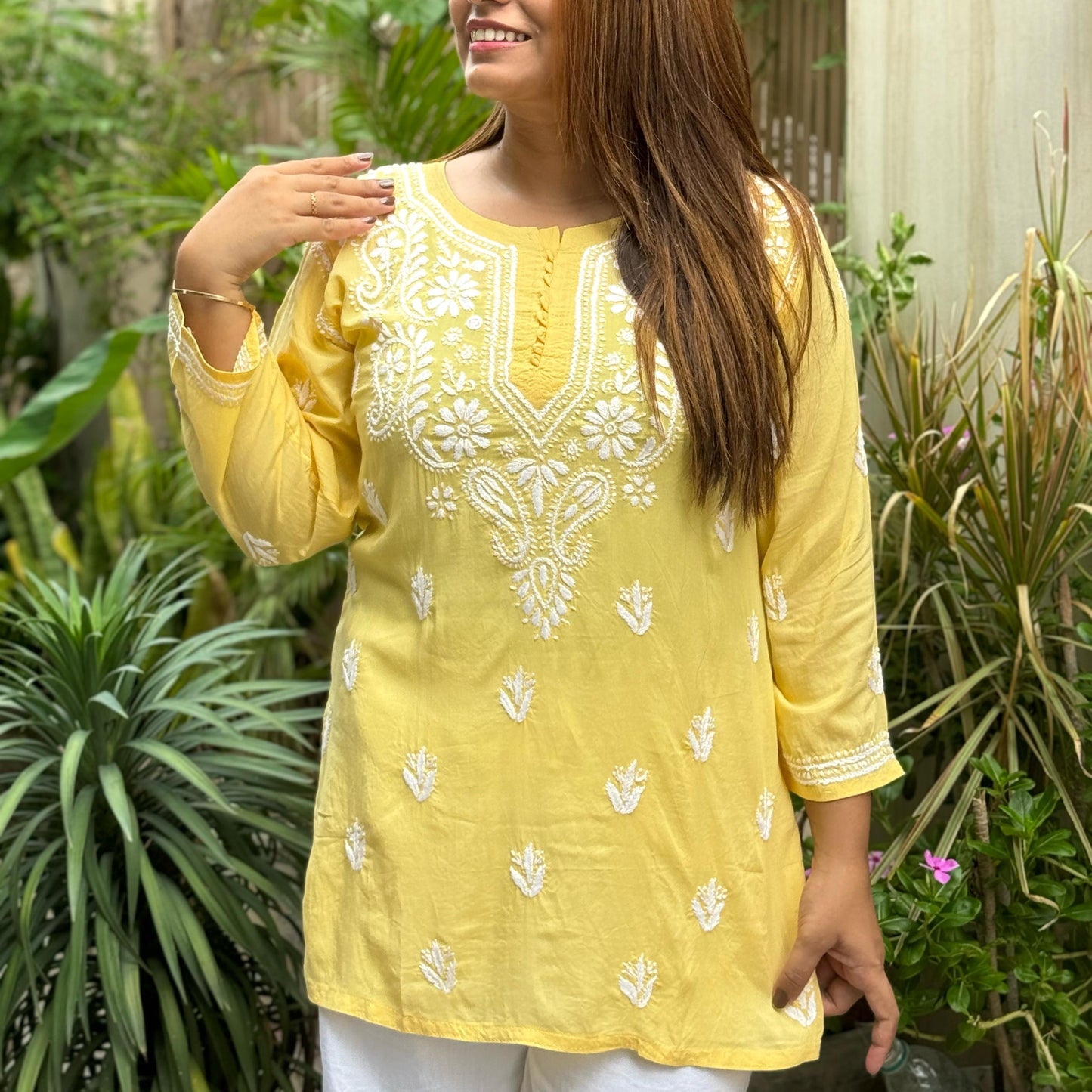 Short Chic Chikankari Kurti
